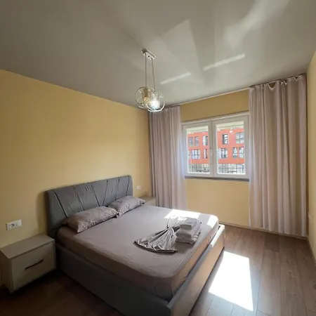 L-2 Astir تيرانا