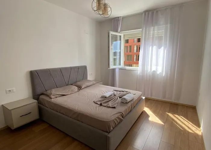 アパート L-2 ティラナ