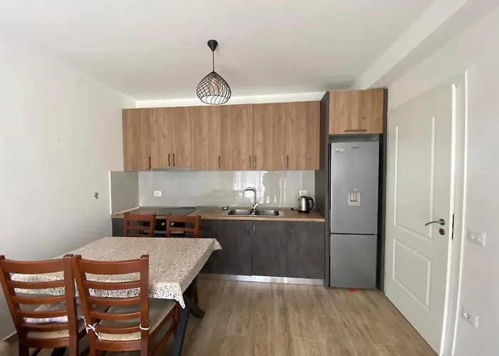 アパート L-2 ティラナ